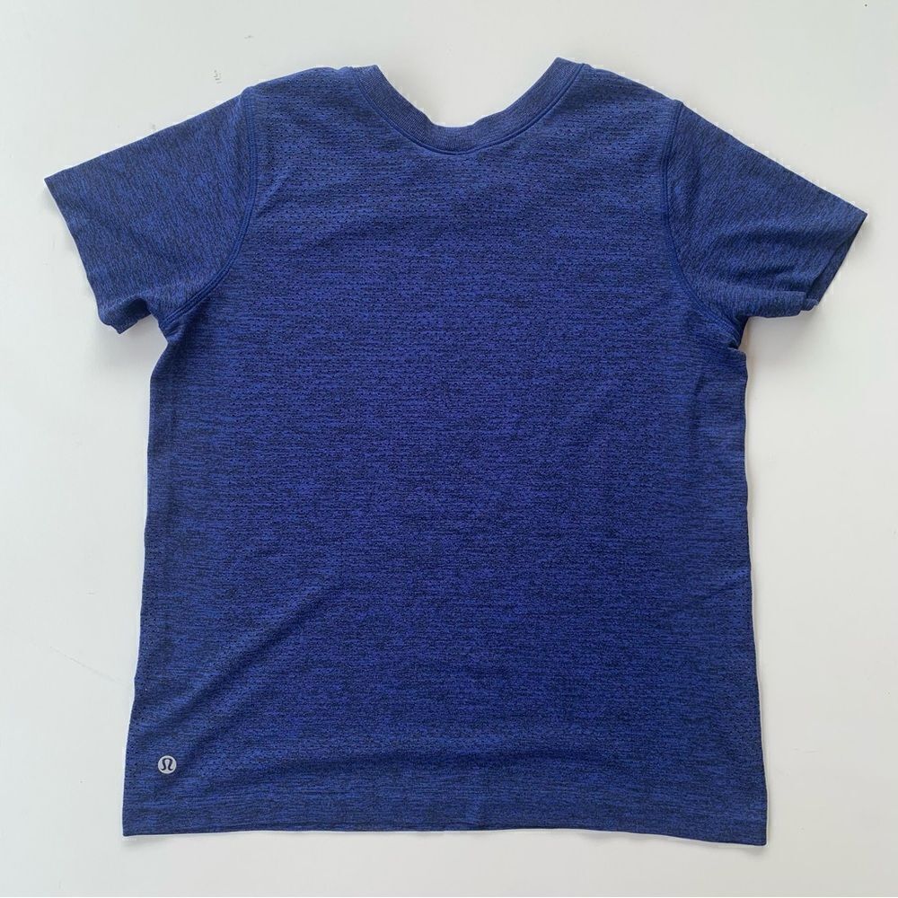 Lululemon Top Women’s Size 2 ? Blue Open Circle Mesh Athletic  Yoga Scoop Neck